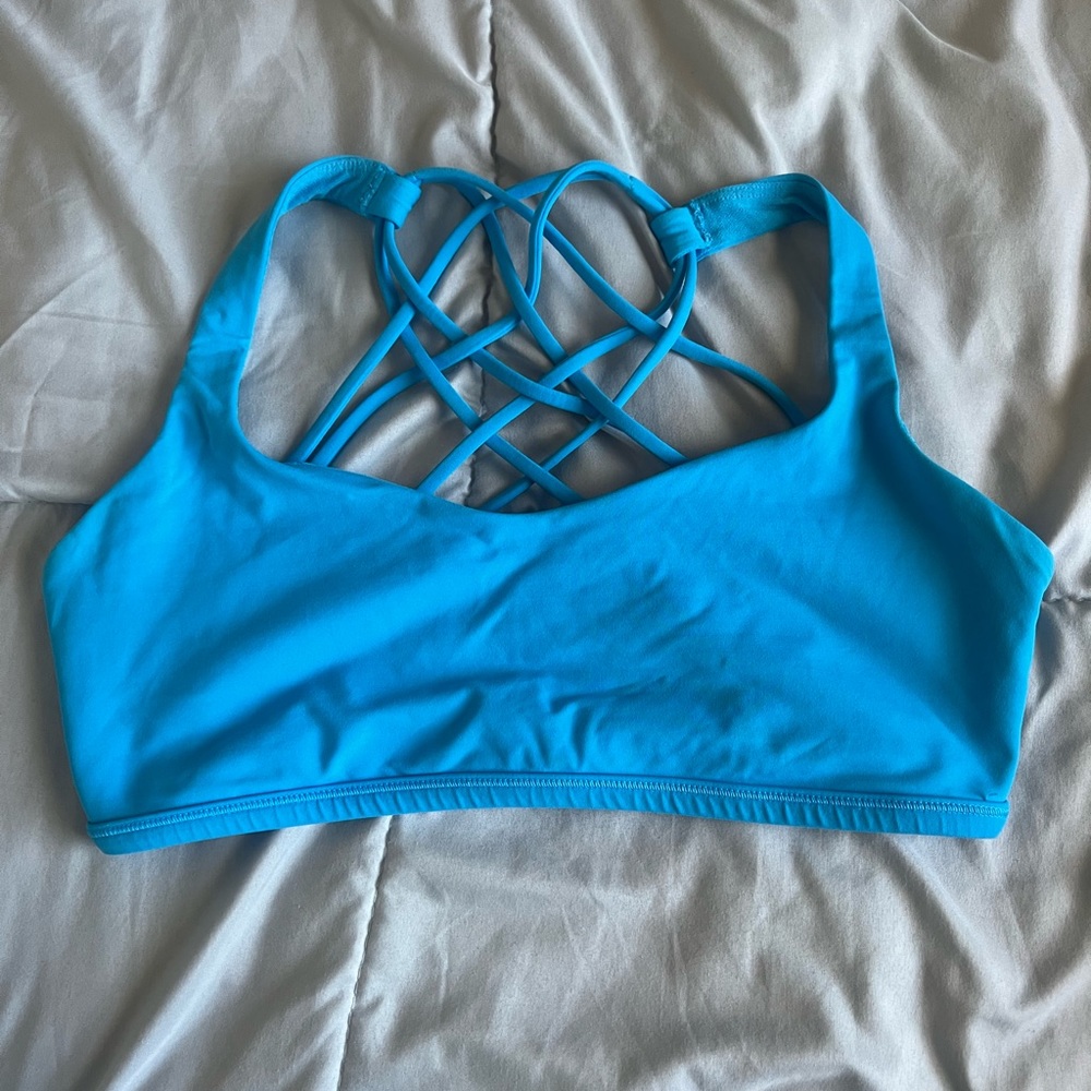 Lululemon Free to be bra
